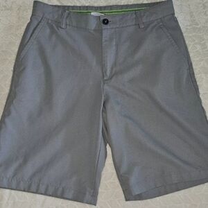 Izod Golf shorts Men’s Size 30 gray flat front pockets
